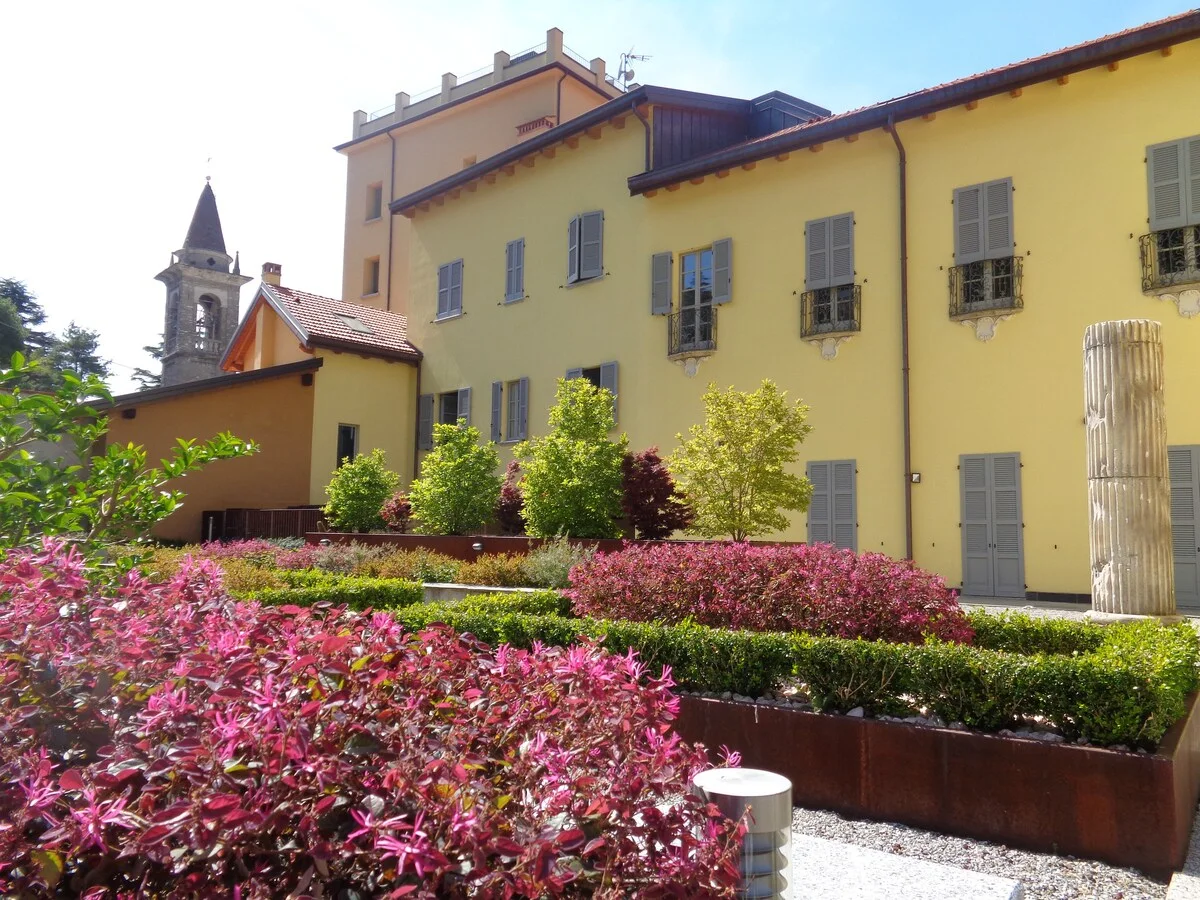 La corte del palazzo · uno scorcio della proprietà